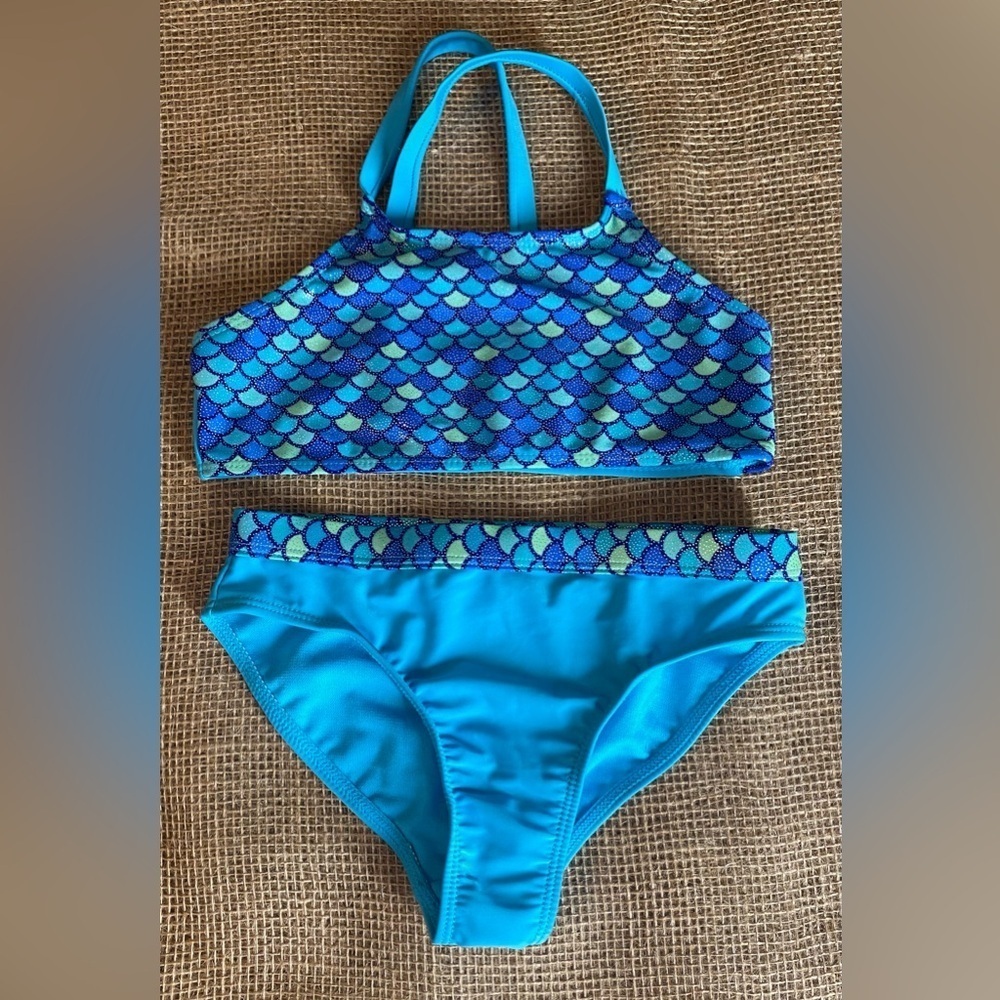 Girl’s Bikini with Criss Cross Back Top, Size M (7/8), Teal Mermaid Has Liner